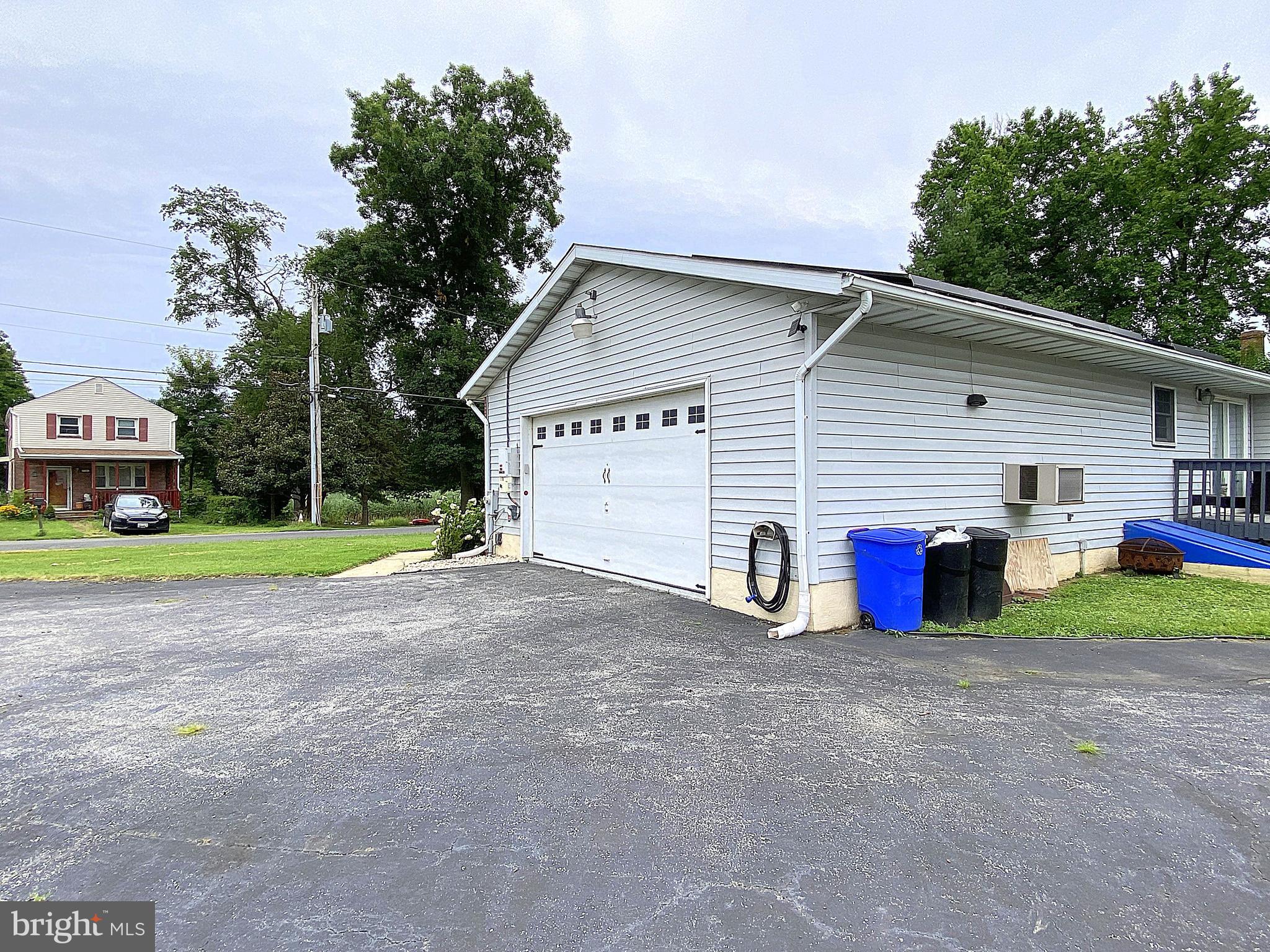 LODGE FOREST MANOR - Residential