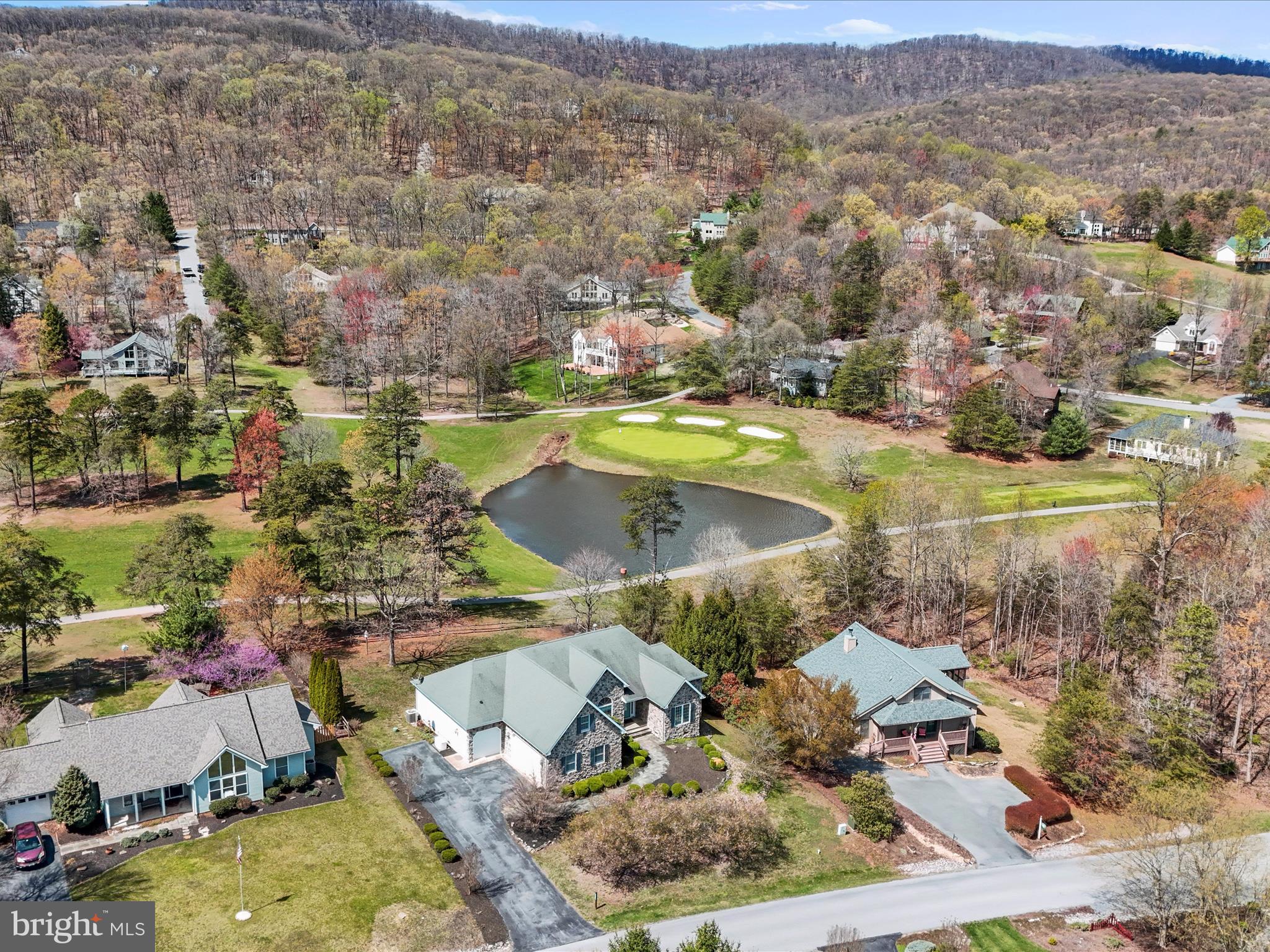 THE WOODS - Residential