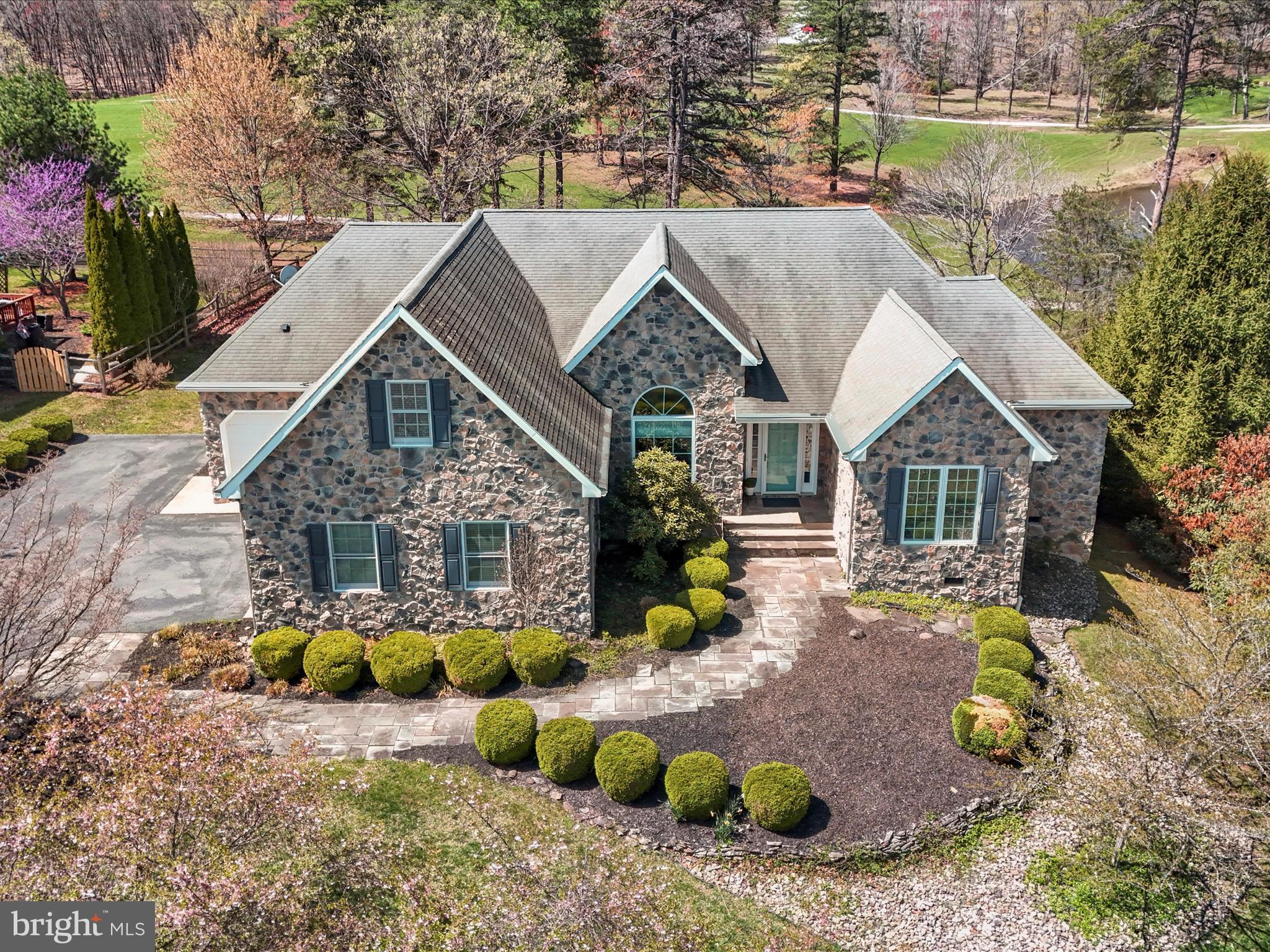 THE WOODS - Residential