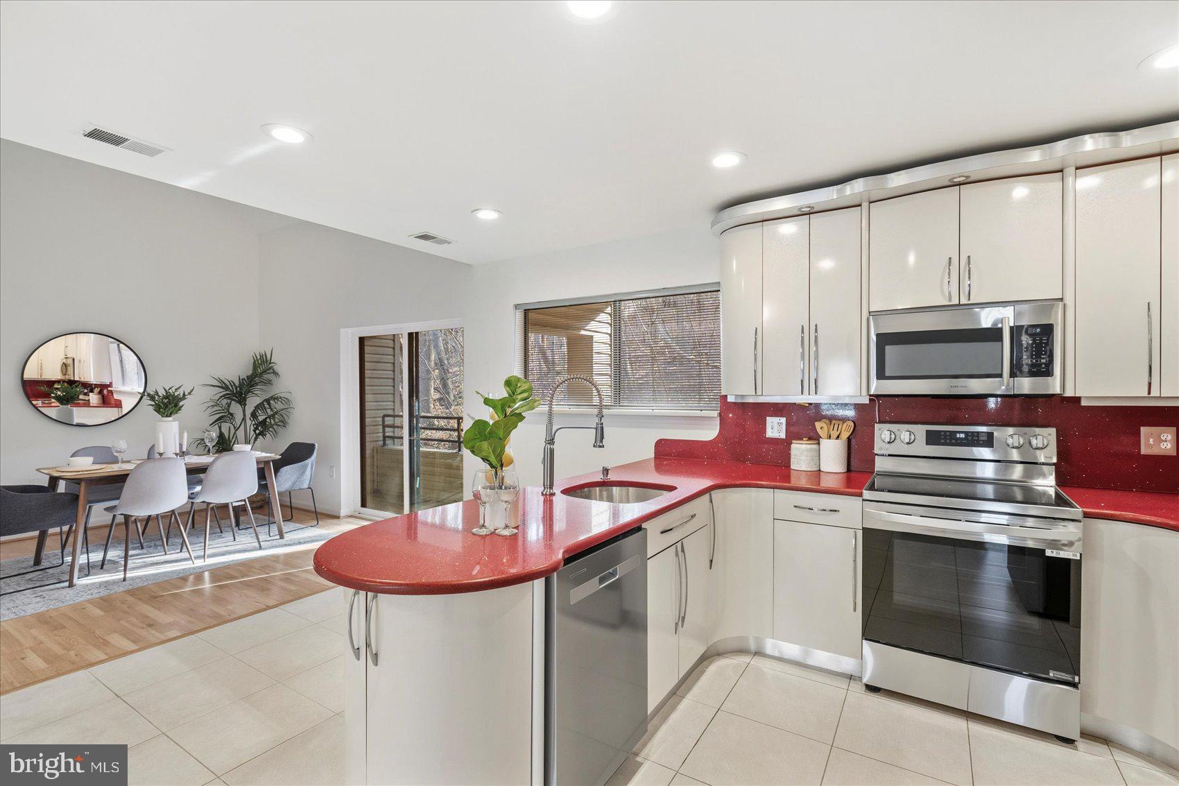 LODGE AT MCDONGH - Residential