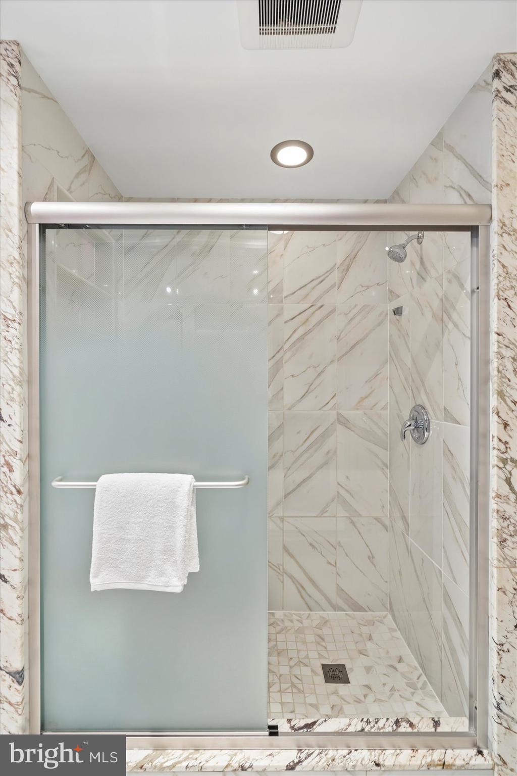 LODGE AT MCDONGH - Residential