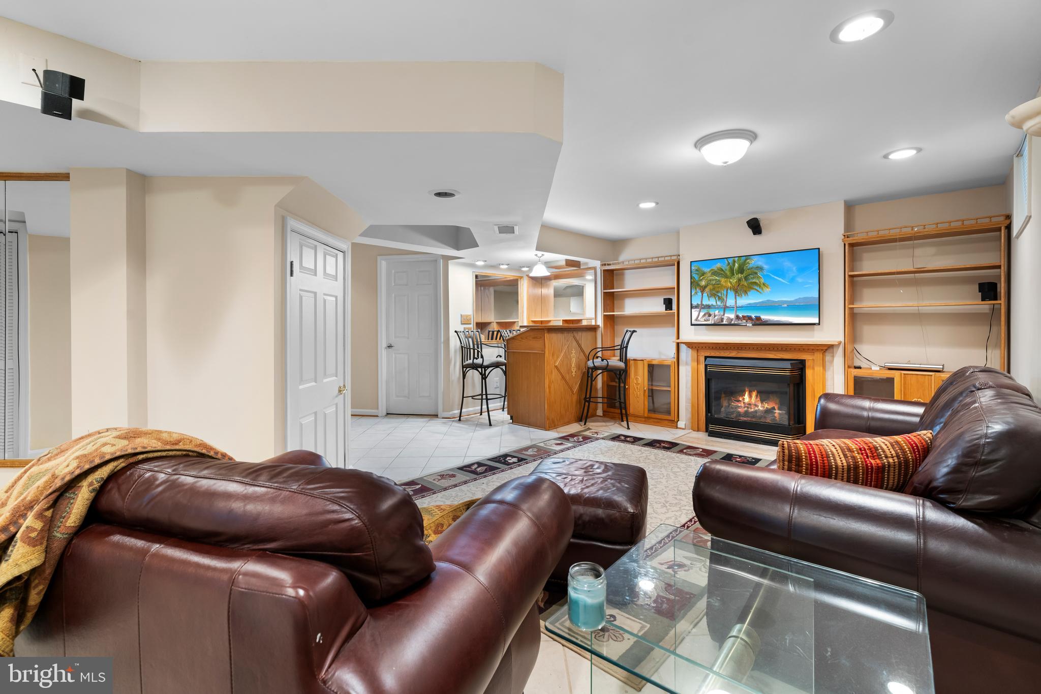 NORTHRIDGE - Residential