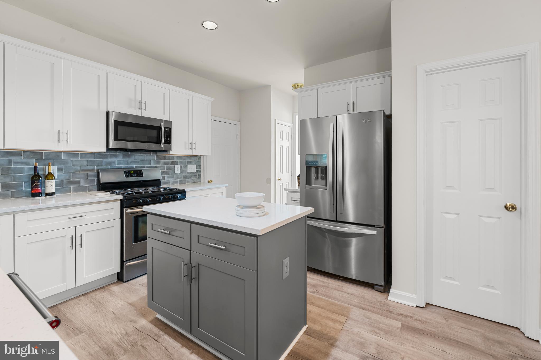 NORTHRIDGE - Residential