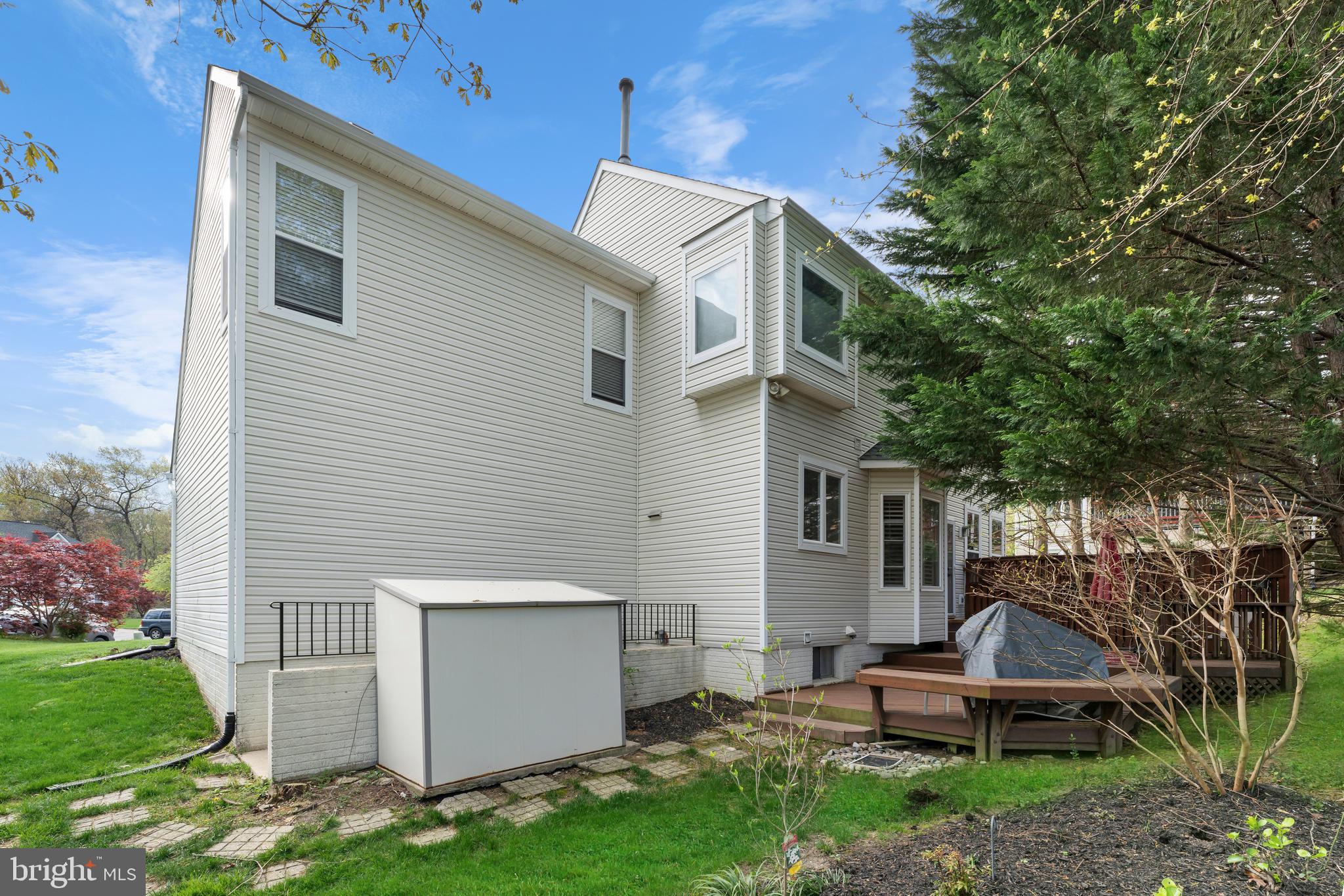 NORTHRIDGE - Residential