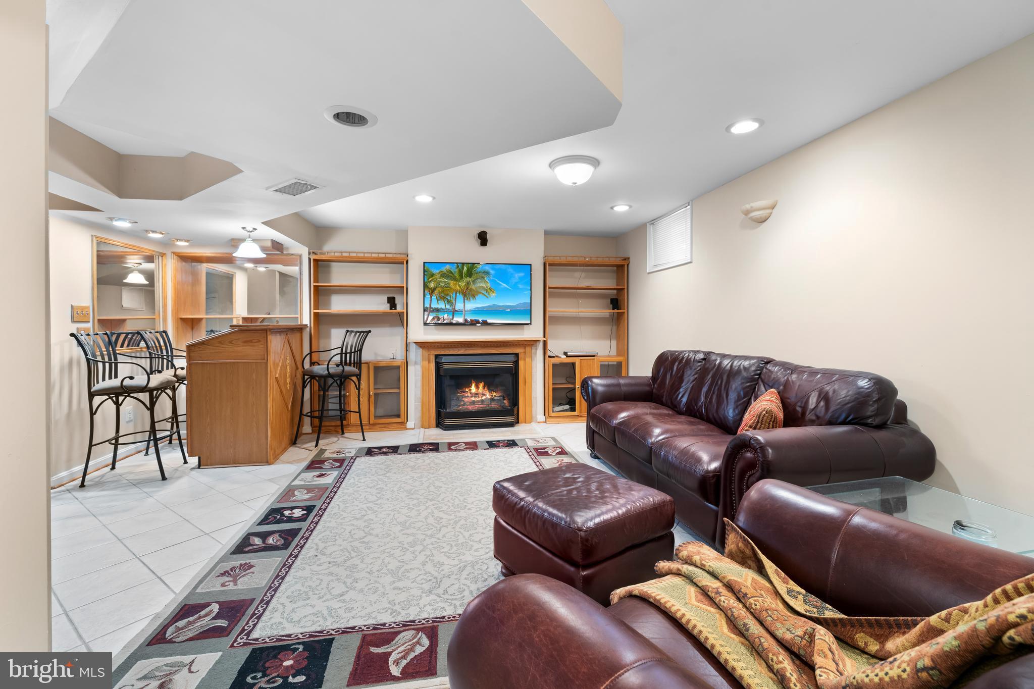 NORTHRIDGE - Residential