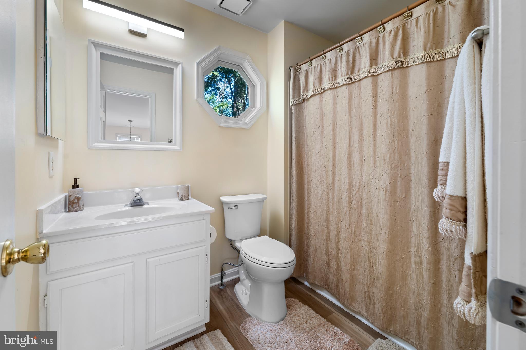 NORTHRIDGE - Residential