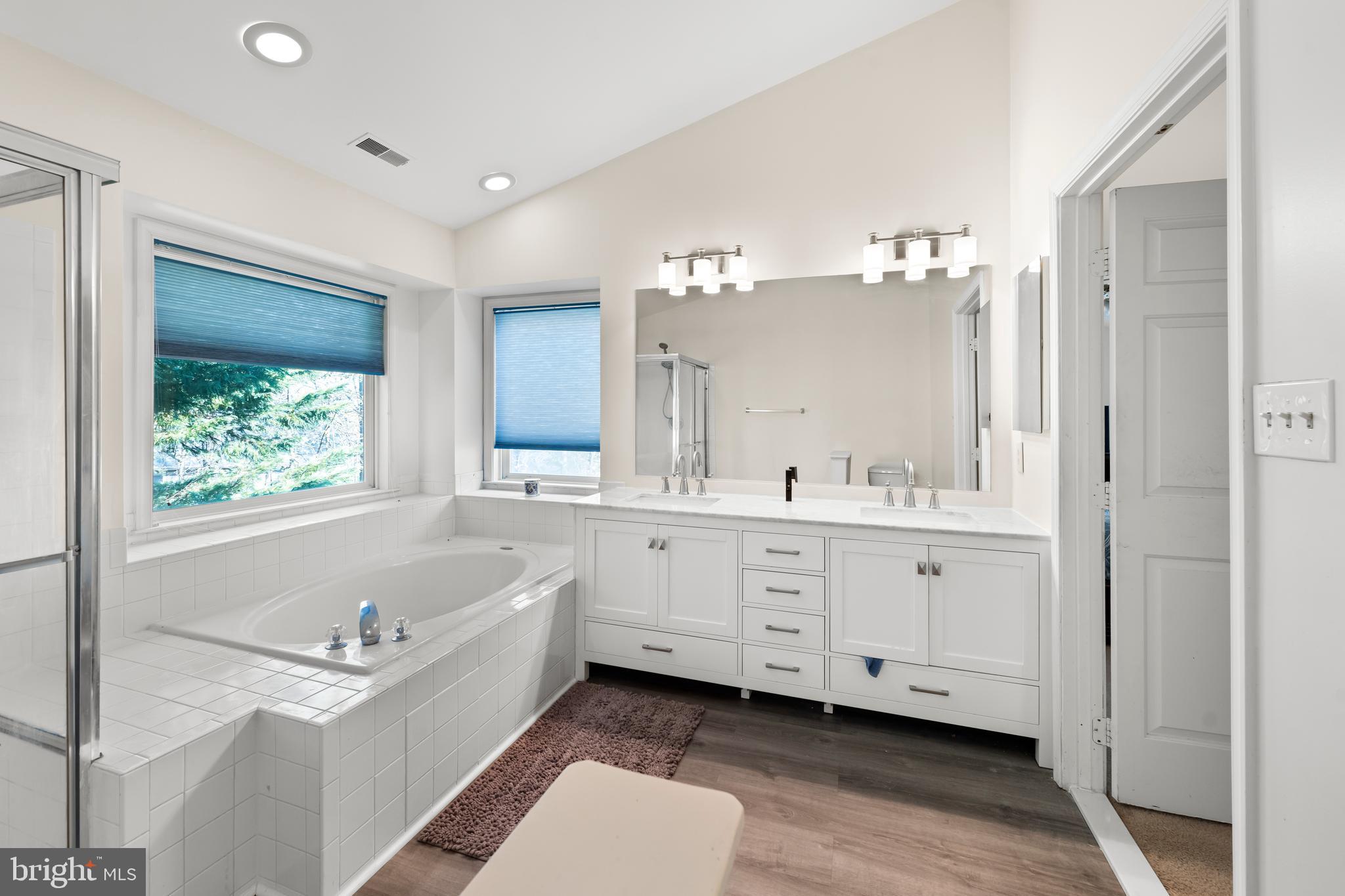 NORTHRIDGE - Residential