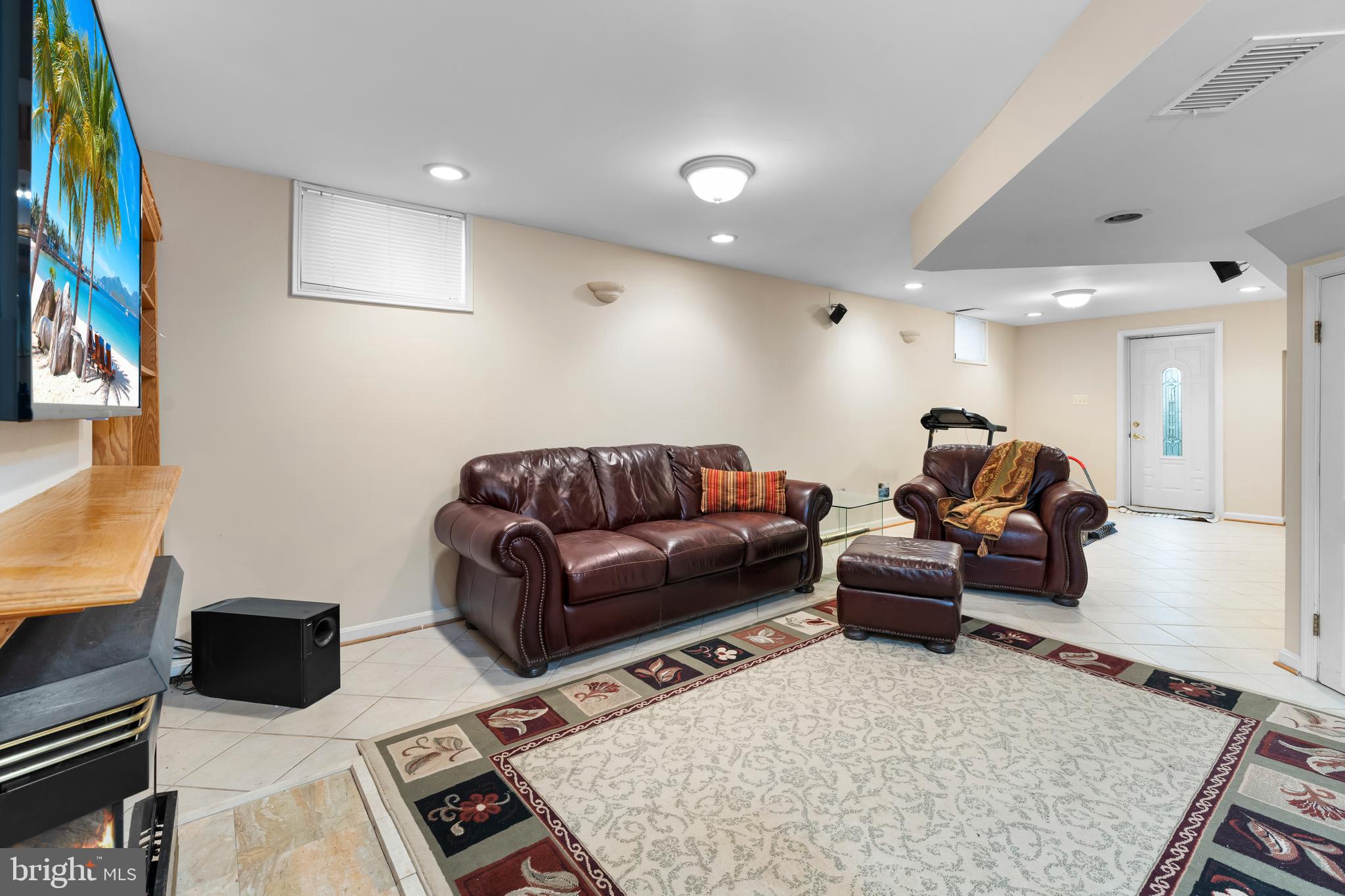 NORTHRIDGE - Residential