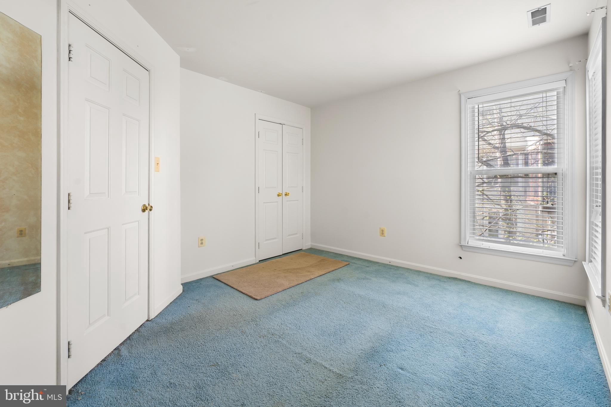 NORTHRIDGE - Residential