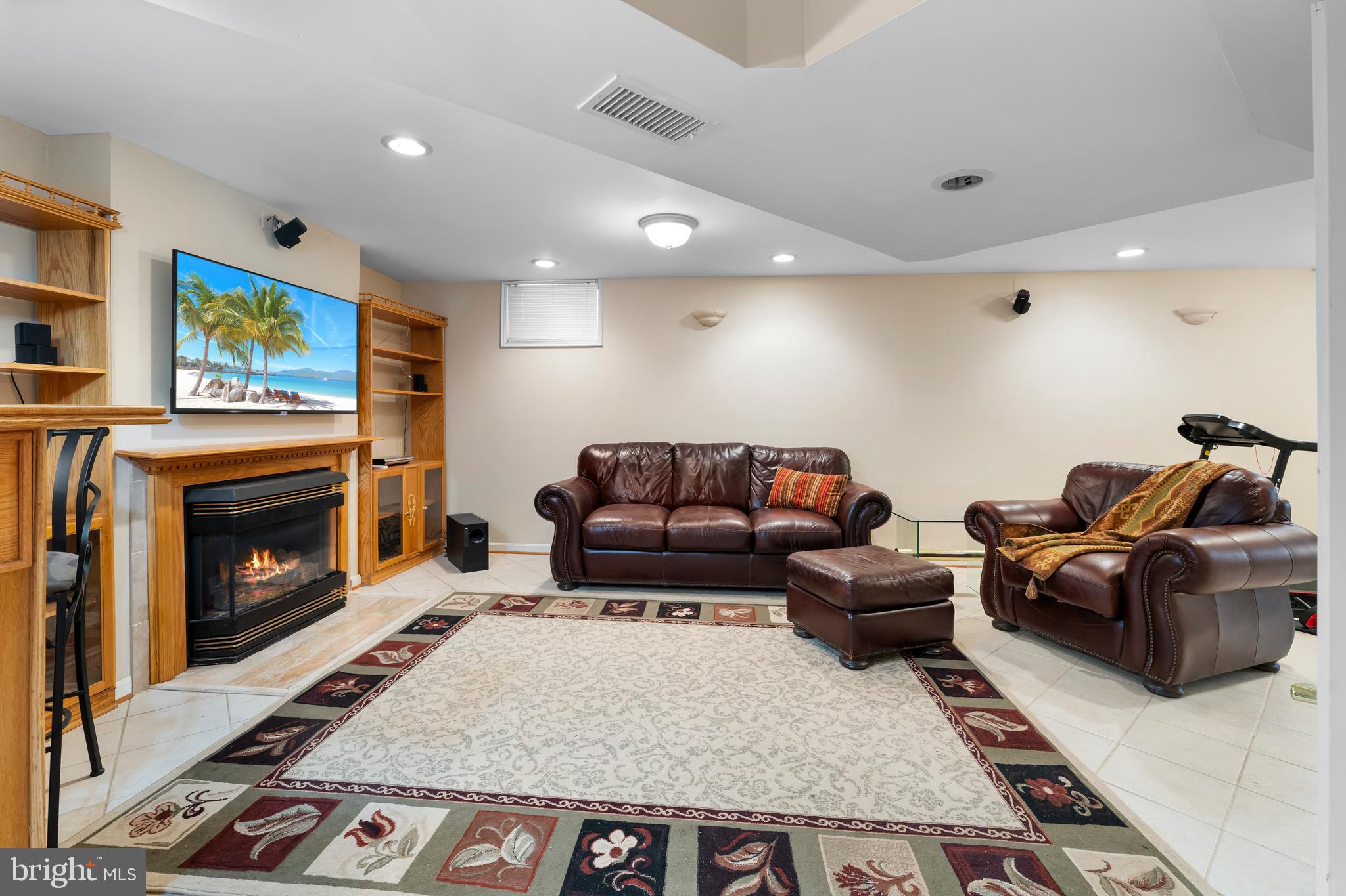 NORTHRIDGE - Residential