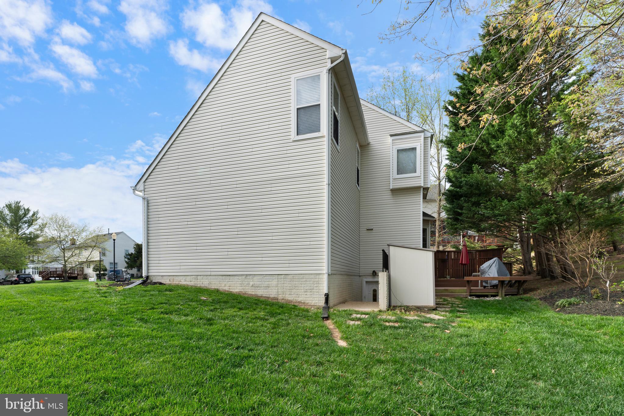 NORTHRIDGE - Residential