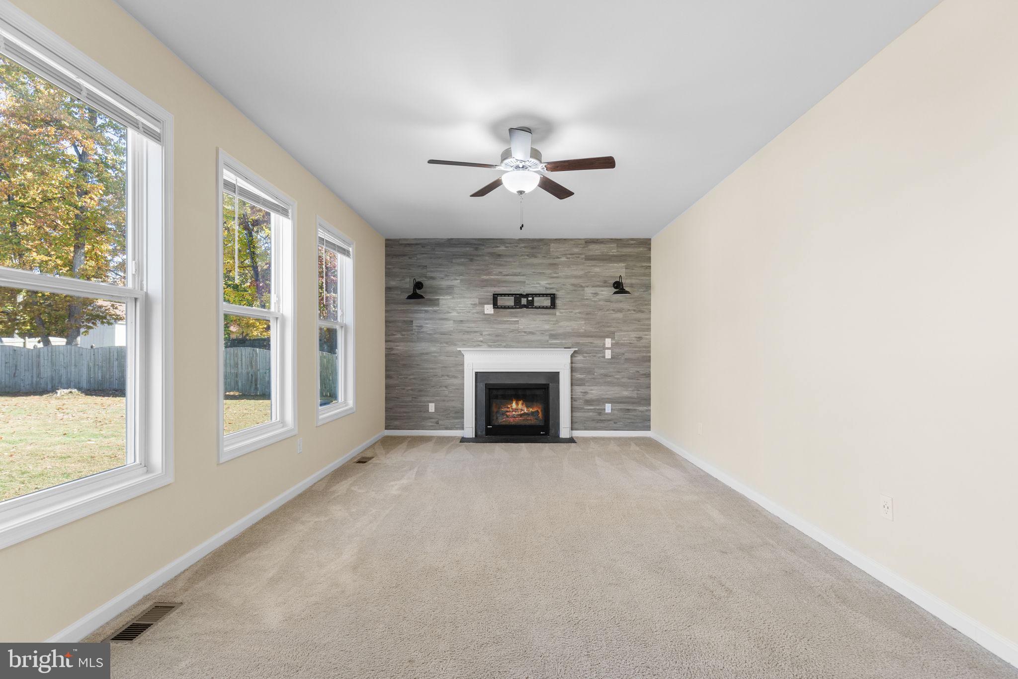 LAKE WILDERNESS - Residential