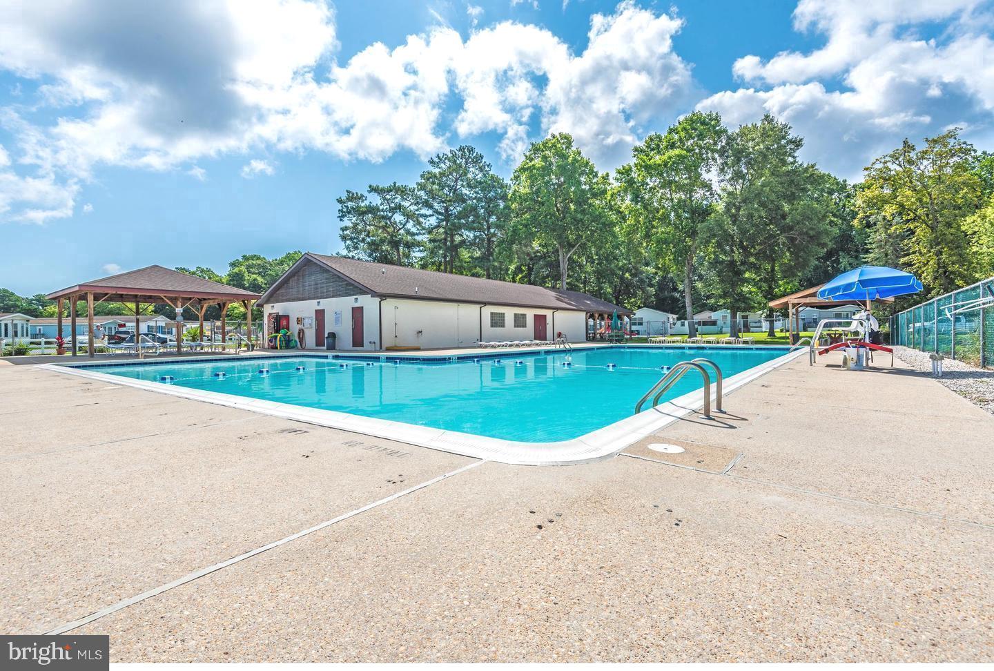 WHITE HORSE PARK III - Residential