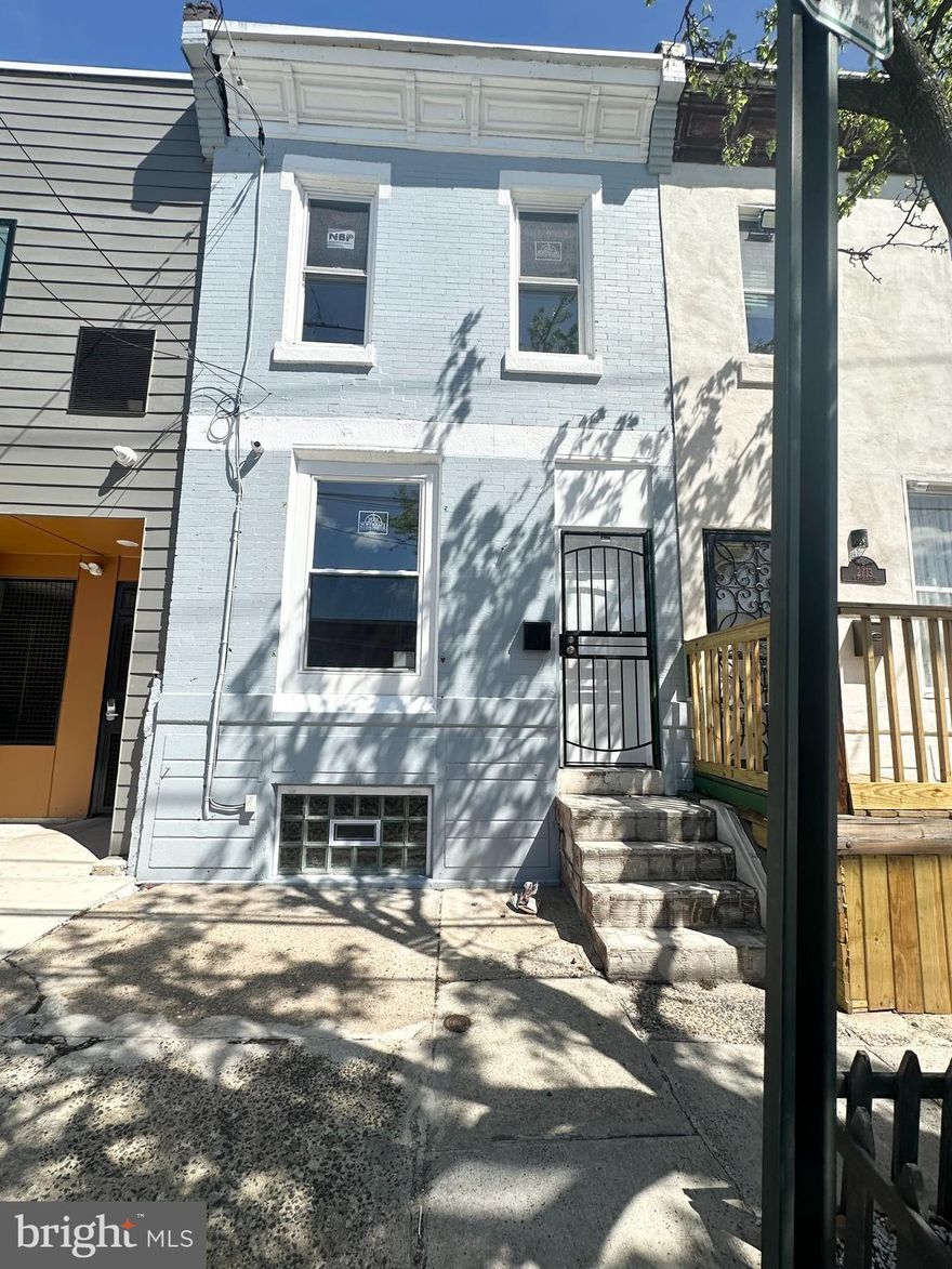 Welcome to this beautifully renovated row home offering four spacious bedrooms with four full bathrooms in each room, combining classic charm with contemporary style. Enjoy a brand-new gourmet kitchen featuring high-end appliances, custom cabinetry breakfast area, and sleek countertops. Recent upgrades include a new roof and all-new windows, enhancing energy efficiency and curb appeal. With updated systems, stylish flooring, and abundant natural light throughout, this home is perfect for comfortable living and entertaining. 

Perfect for Investors – 4 Bed, 4 Bath Opportunity!
This spacious 4-bedroom, 4-bathroom property is ideal for short-term rental income. making it easy to list separately or rent out the entire space for larger groups. 

Whether you're looking to house-hack or scale your rental portfolio, this property is a turnkey opportunity.

  schedule your appointment NOW!