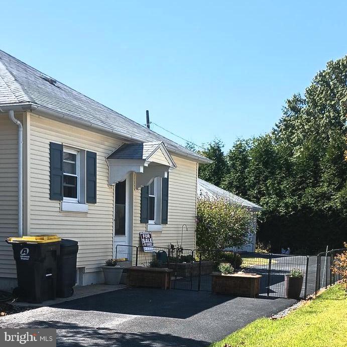 8 RADCLIFF ROAD