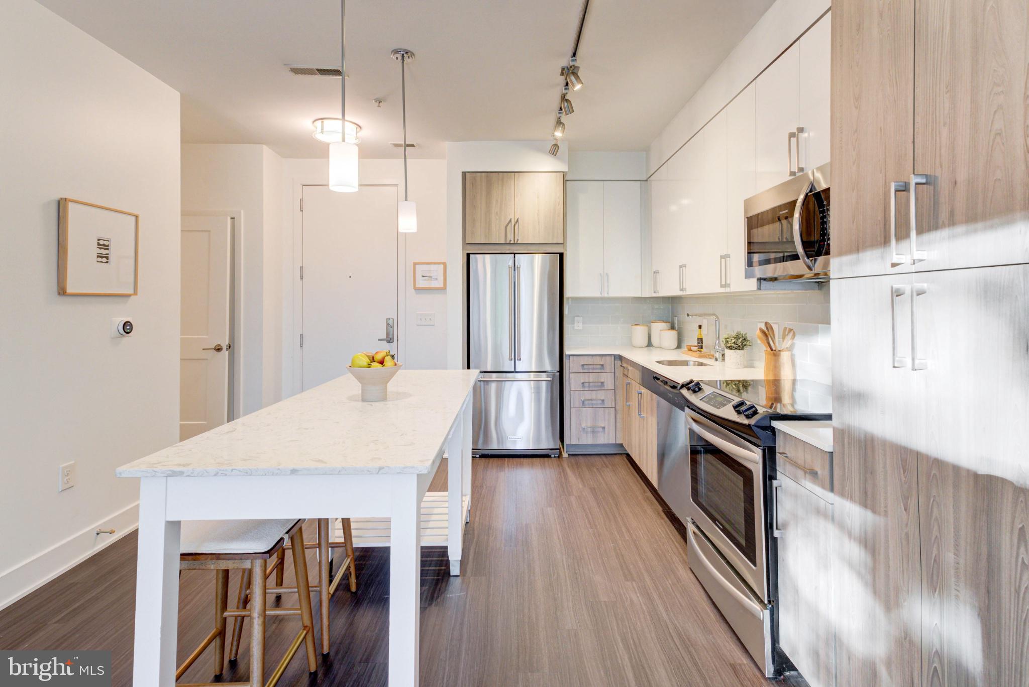 145 RIVERHAVEN DRIVE 221