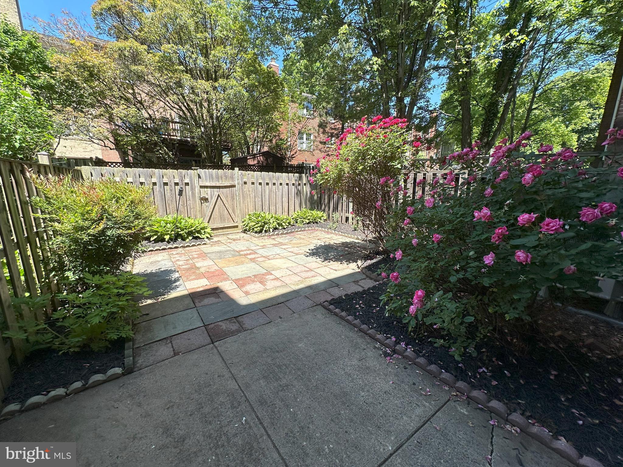 ARROWOOD - Residential Lease