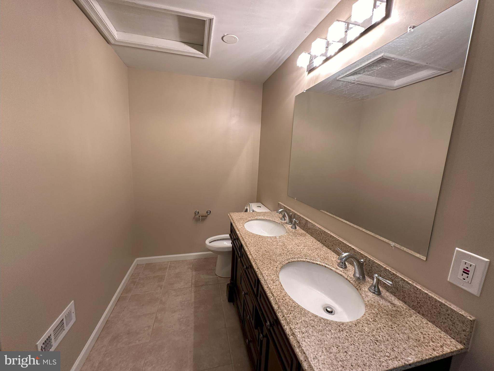 ARROWOOD - Residential Lease