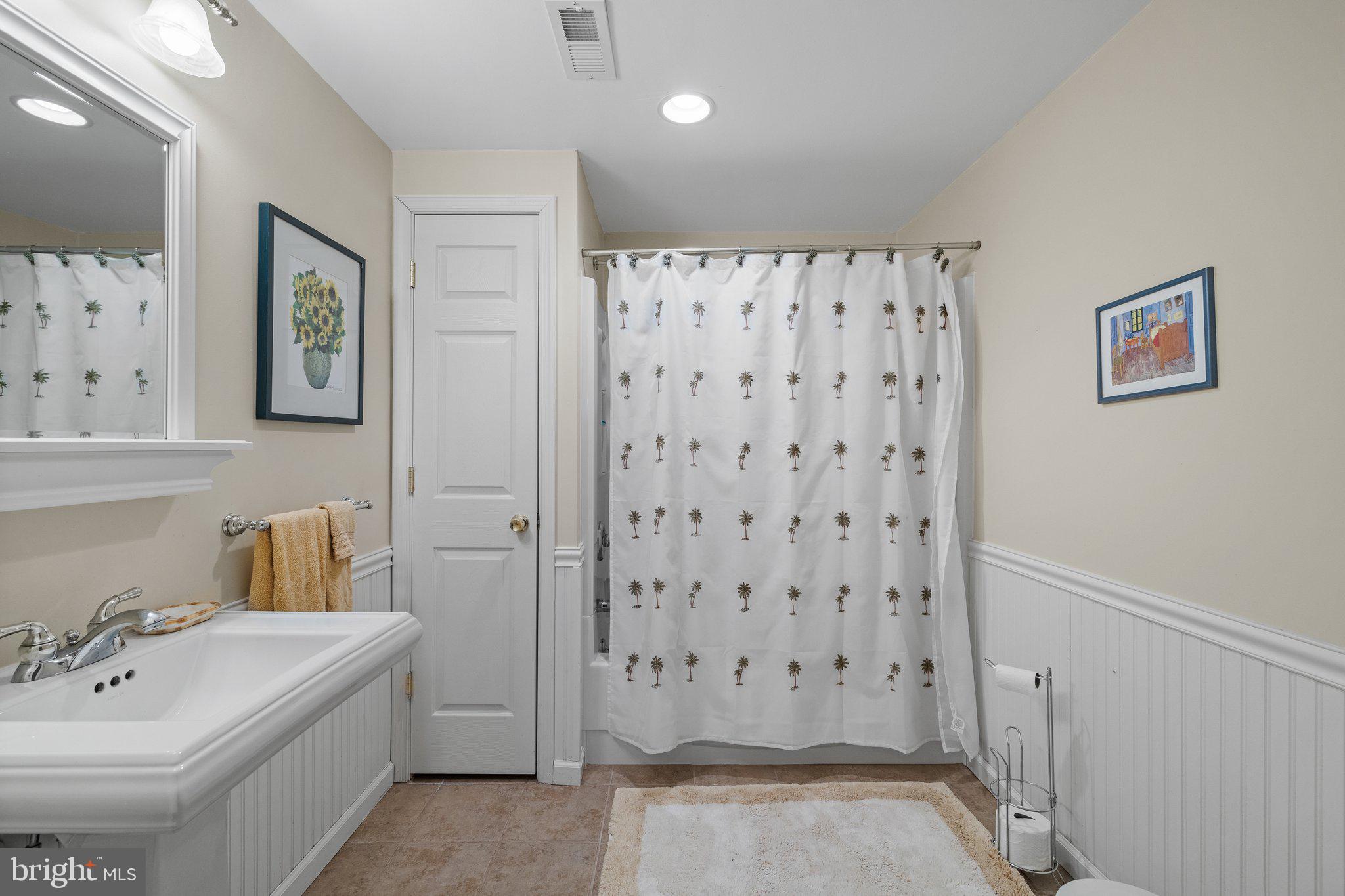 BLUE BELL CC - Residential