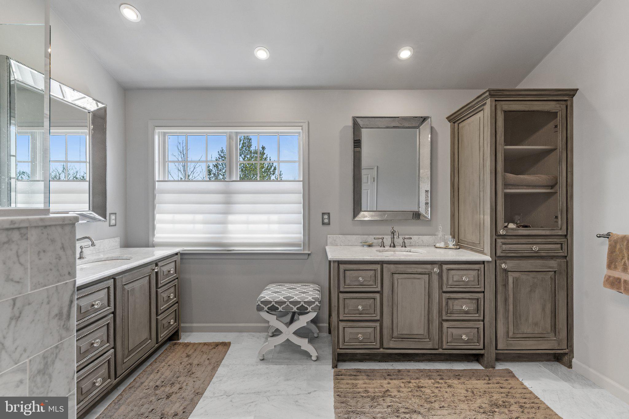 BLUE BELL CC - Residential