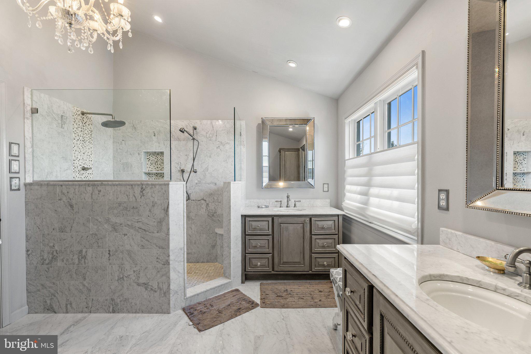 BLUE BELL CC - Residential