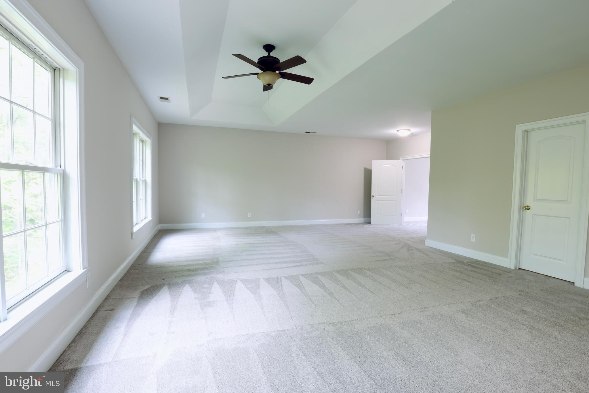 THE OAKS AT MCLEAN - Residential Lease