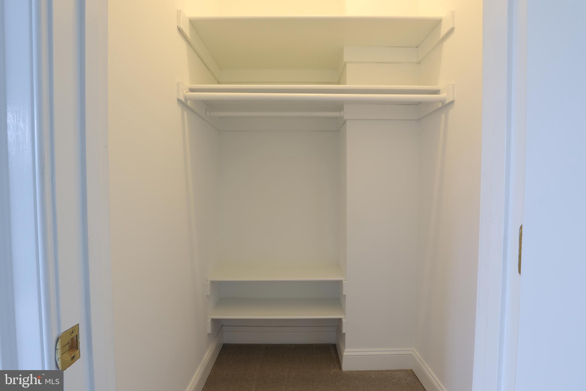 THE OAKS AT MCLEAN - Residential Lease