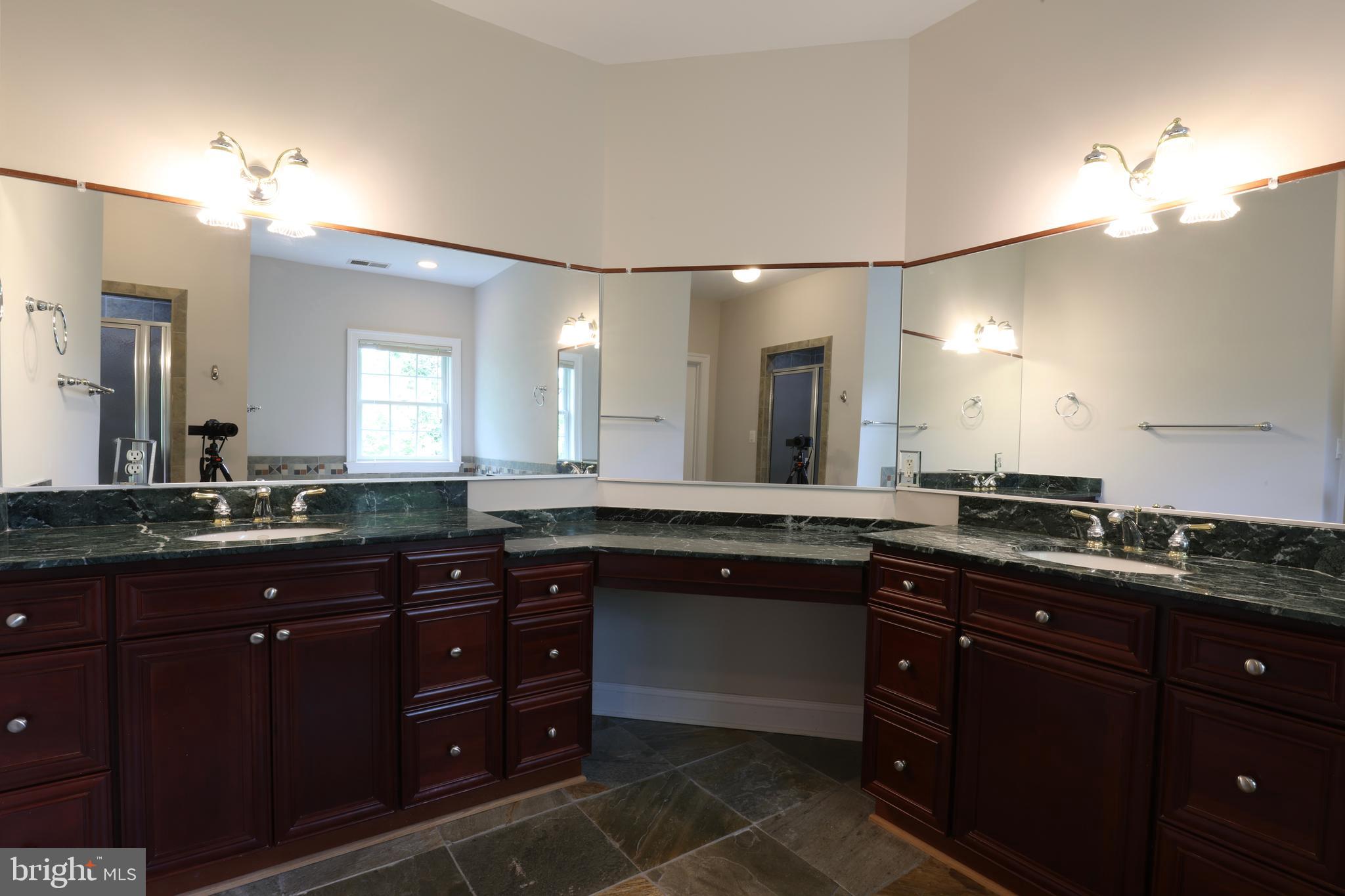 THE OAKS AT MCLEAN - Residential Lease