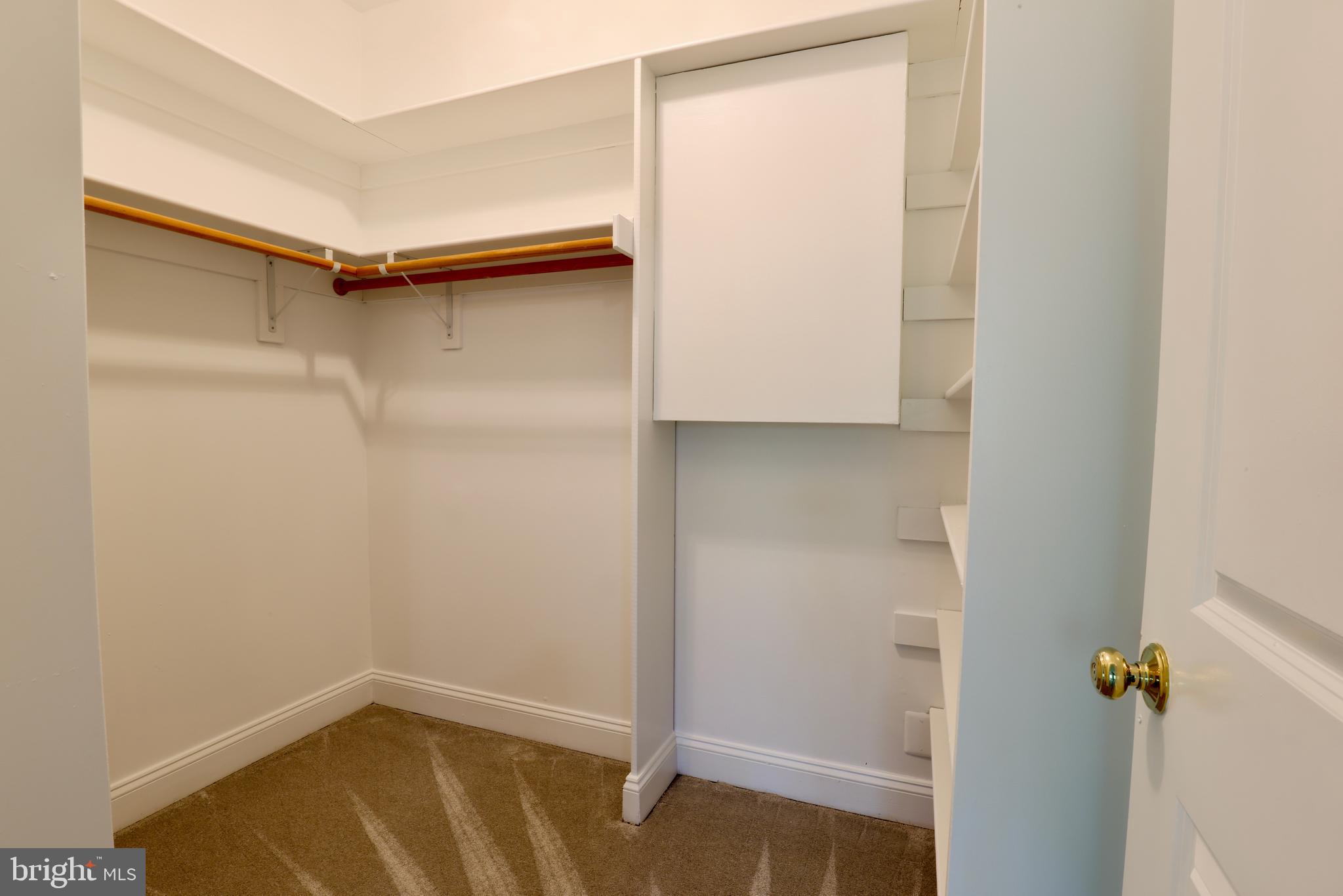 THE OAKS AT MCLEAN - Residential Lease