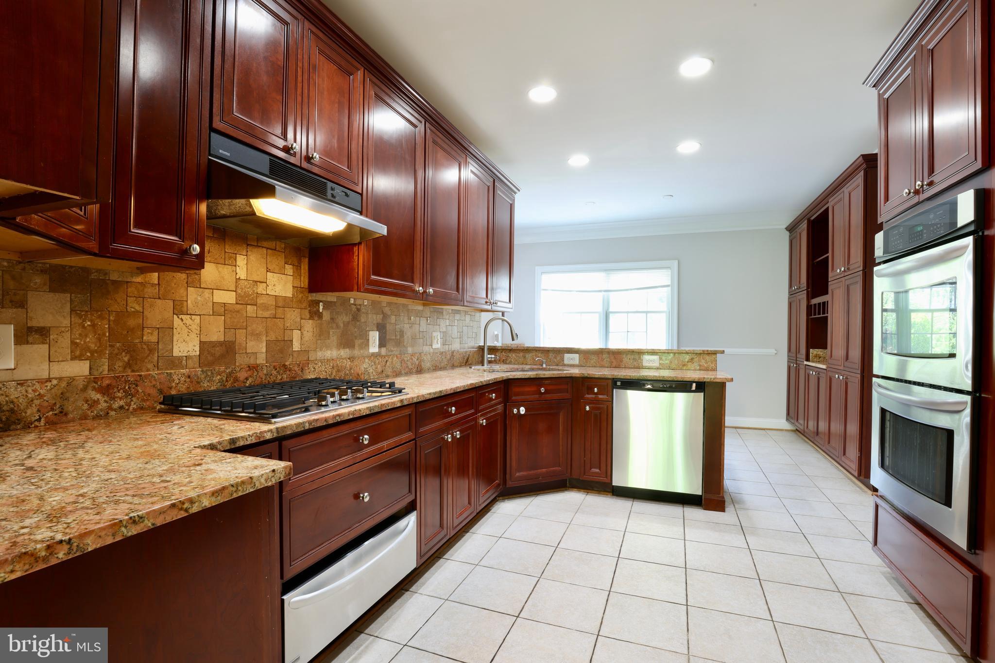 THE OAKS AT MCLEAN - Residential Lease