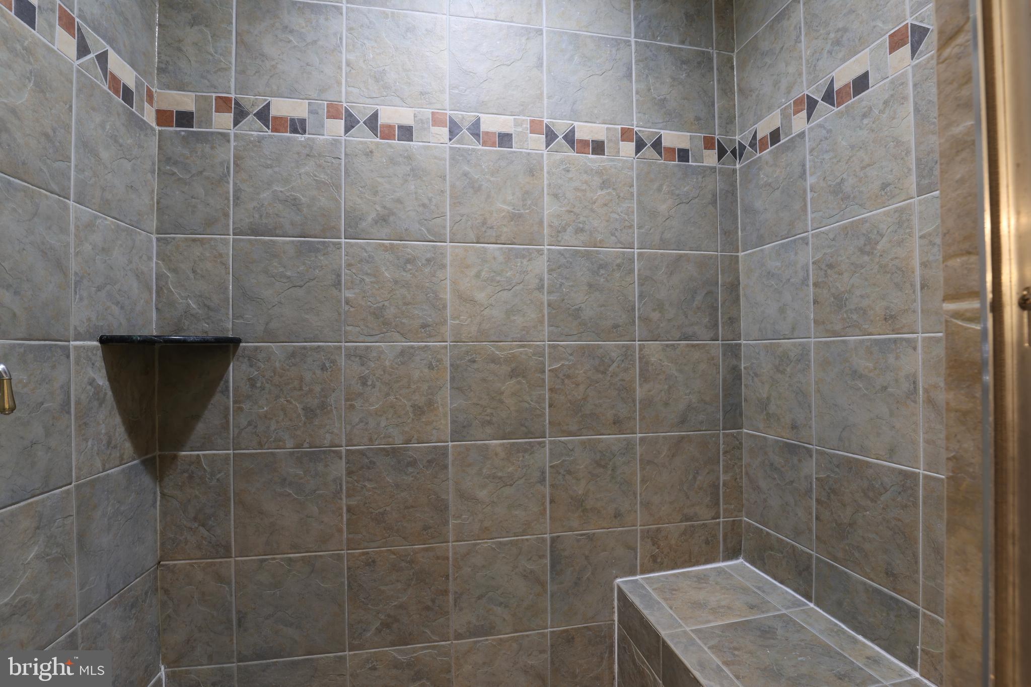 THE OAKS AT MCLEAN - Residential Lease