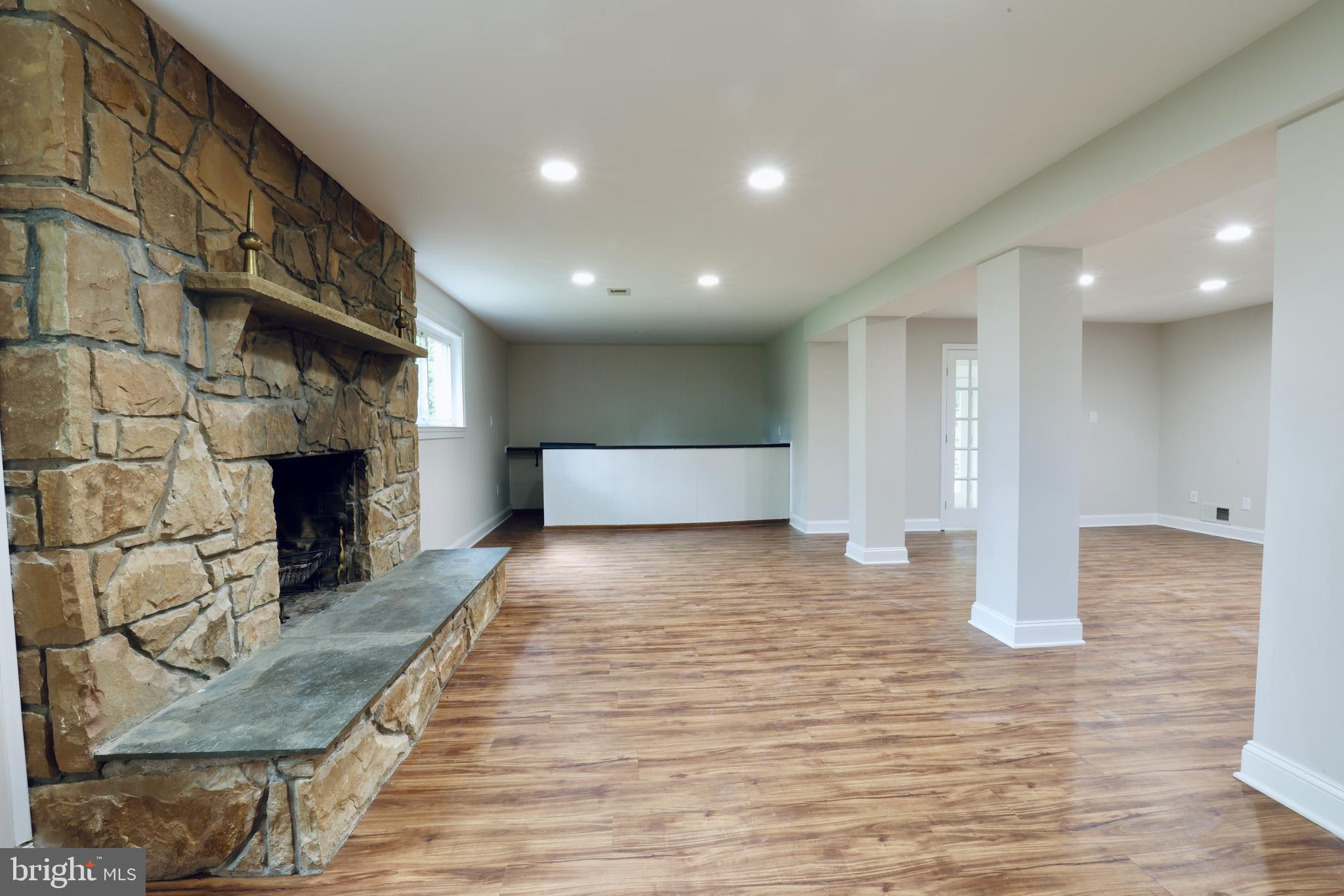 THE OAKS AT MCLEAN - Residential Lease