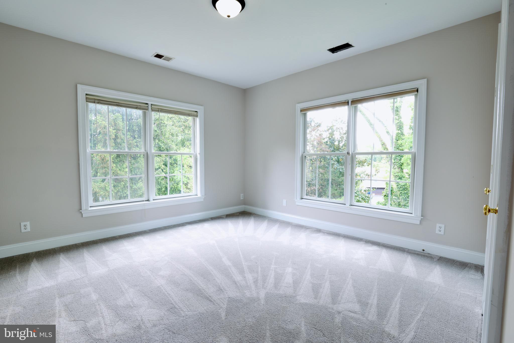 THE OAKS AT MCLEAN - Residential Lease