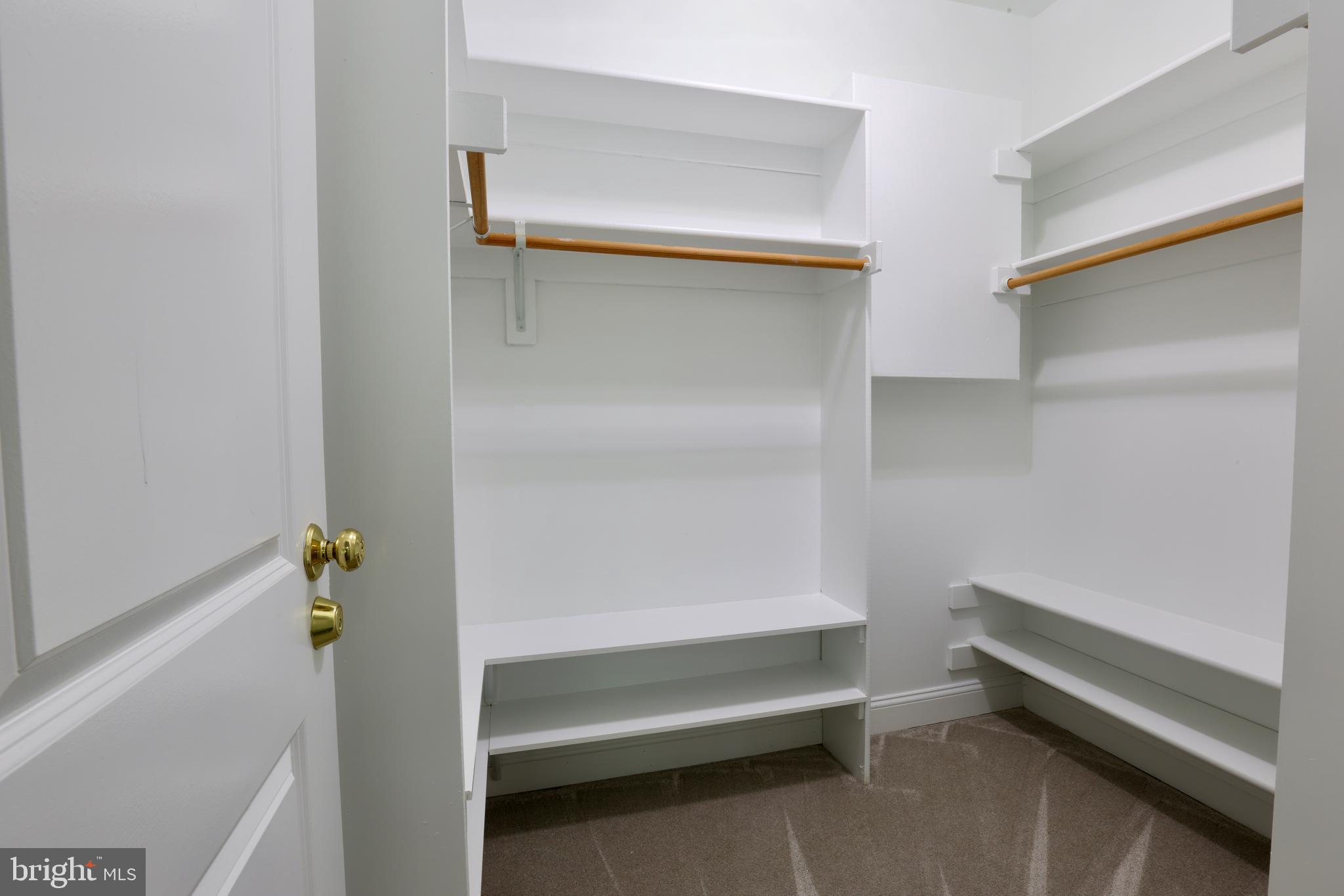 THE OAKS AT MCLEAN - Residential Lease