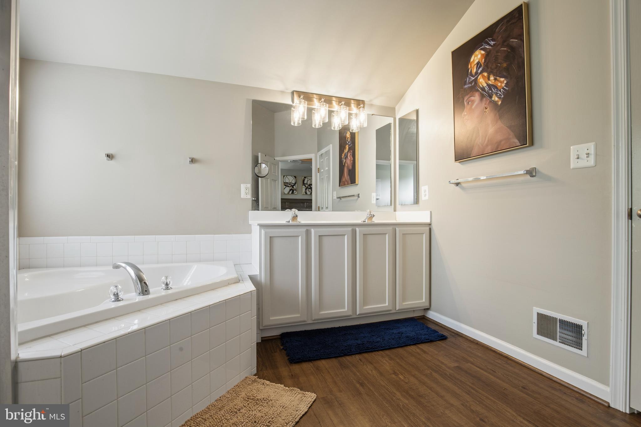 STONEGATE ESTATES - Residential