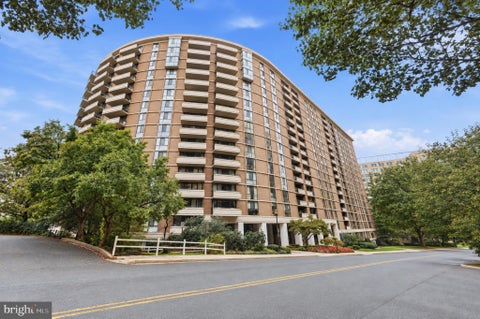 Photo of 4620 N Park Avenue #1505, CHEVY CHASE, MD 20815 (MLS # MDMC2259276)