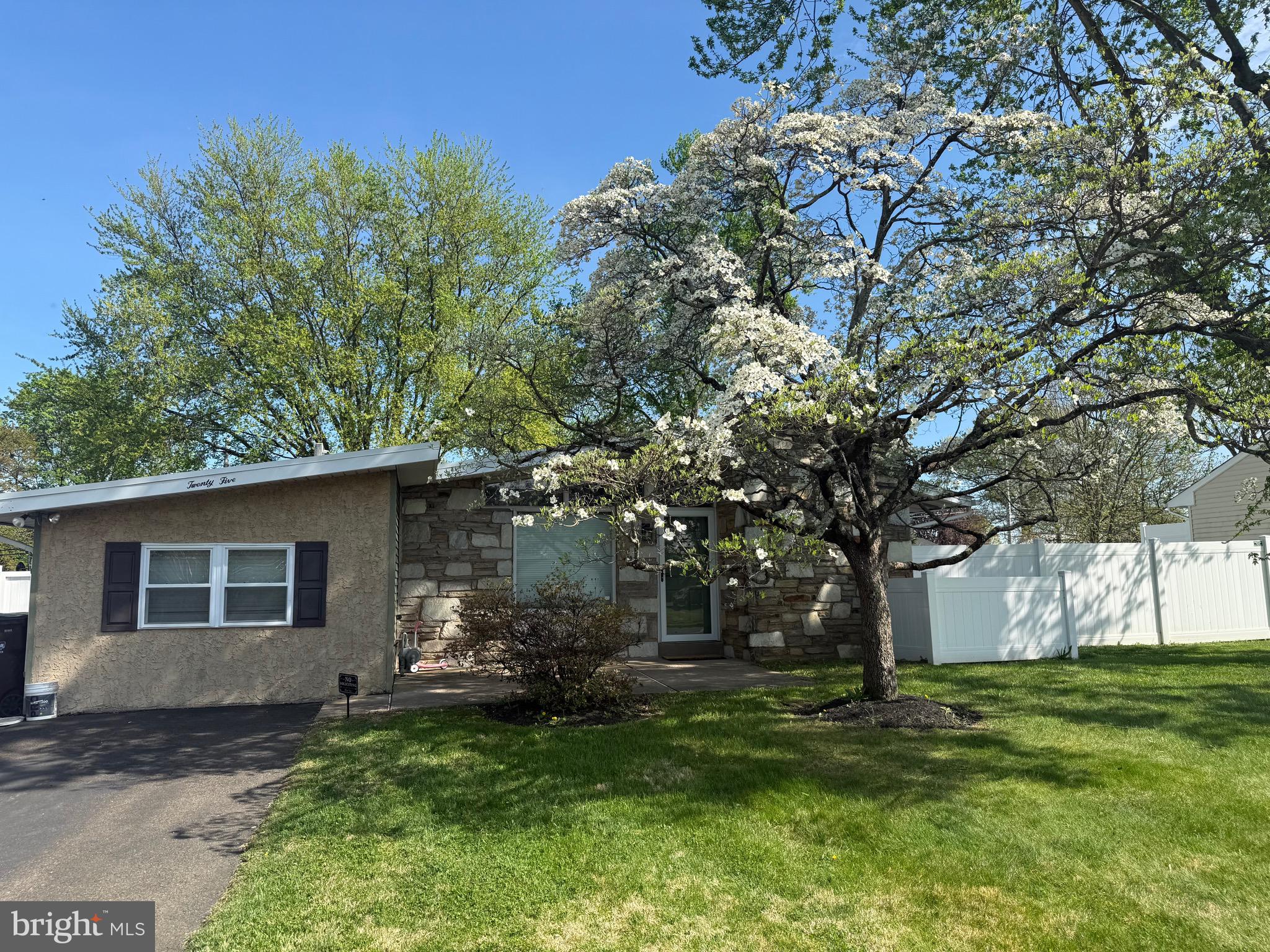 MEETINGHOUSE VIL - Residential