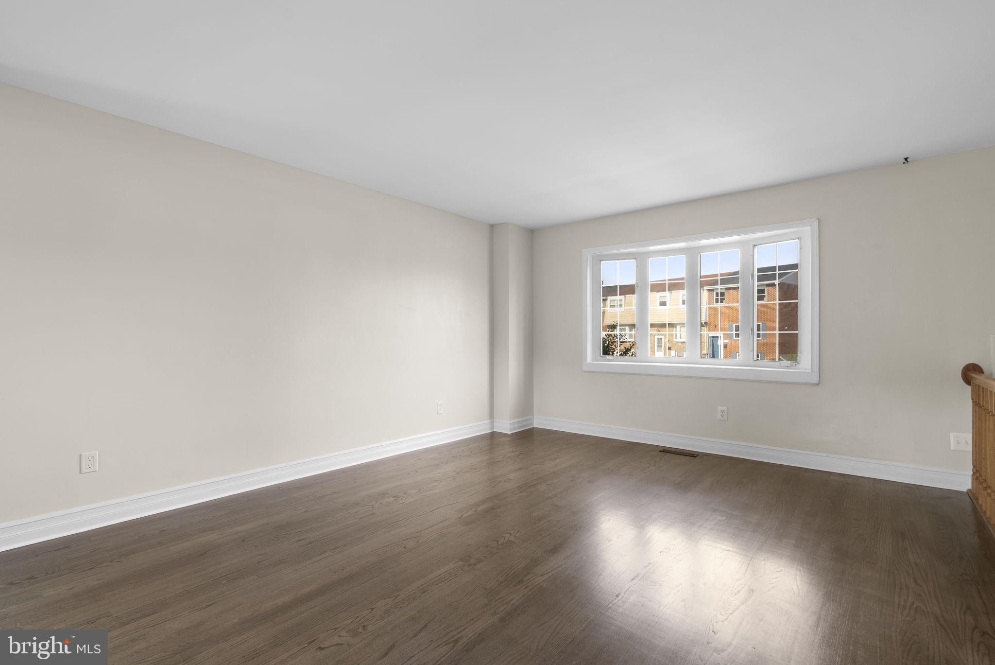 955 STORMONT CIR