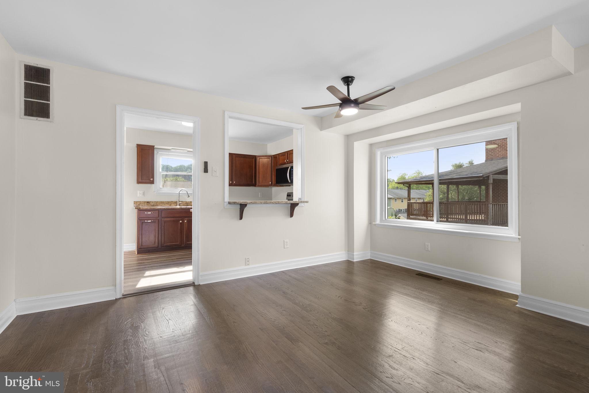 955 STORMONT CIR