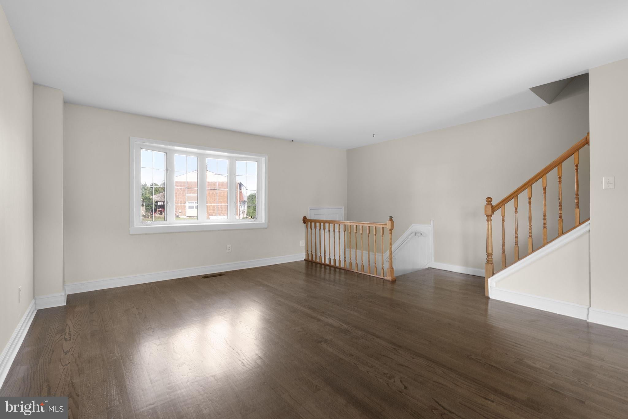 955 STORMONT CIR