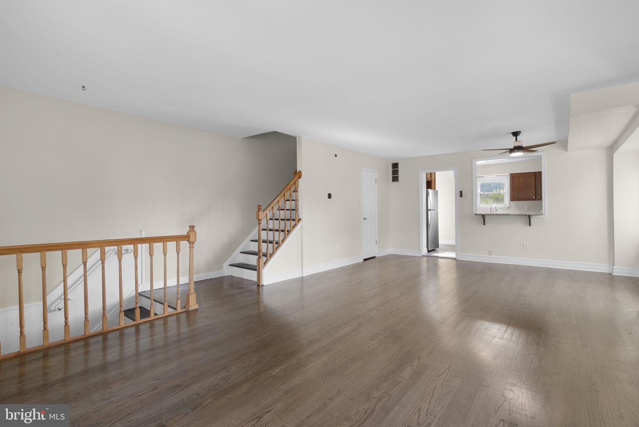955 STORMONT CIR