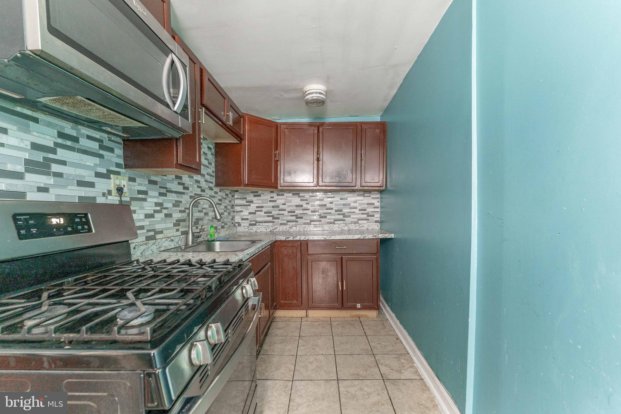 LANSDOWNE PARK - Residential