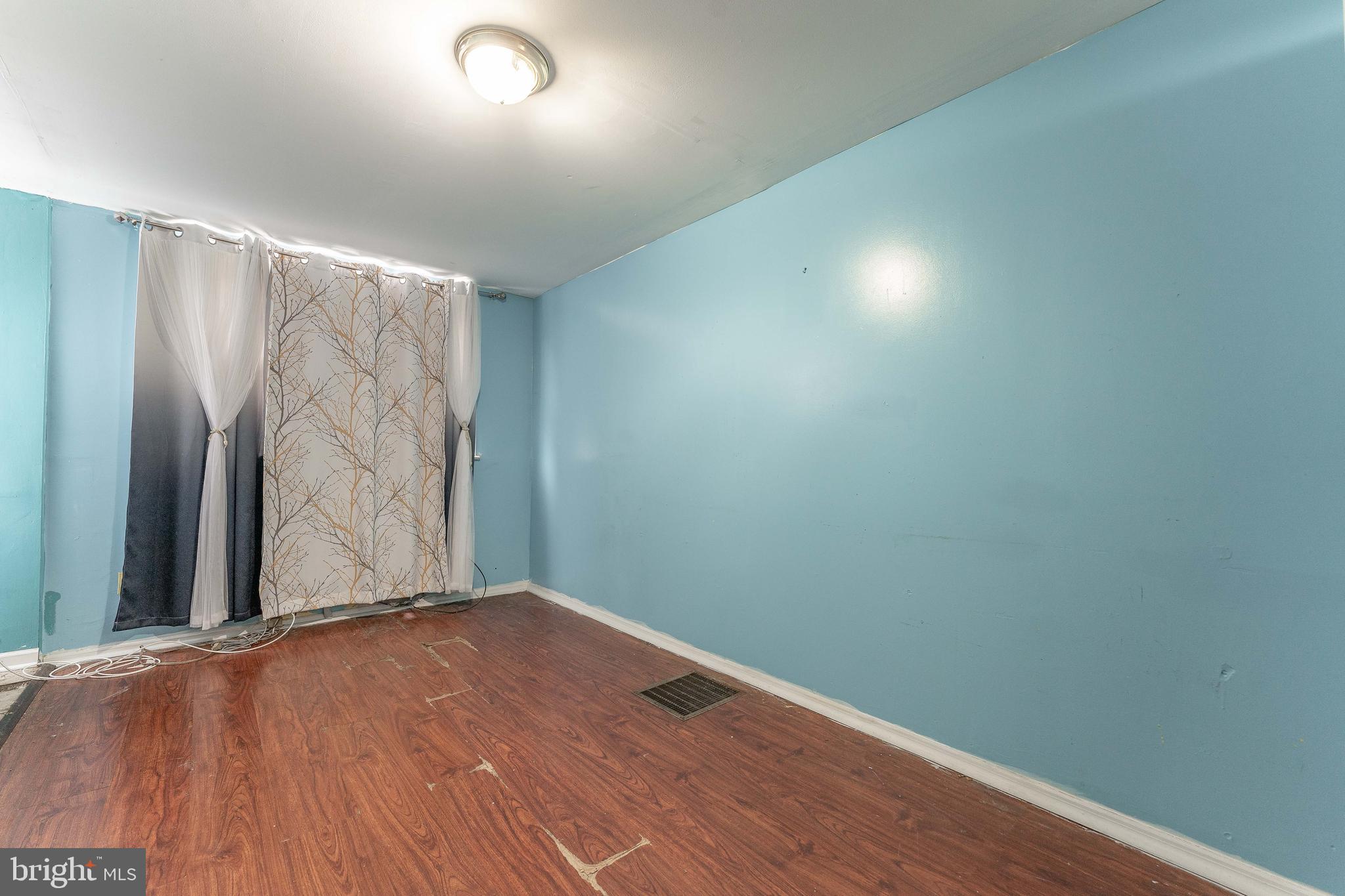 LANSDOWNE PARK - Residential