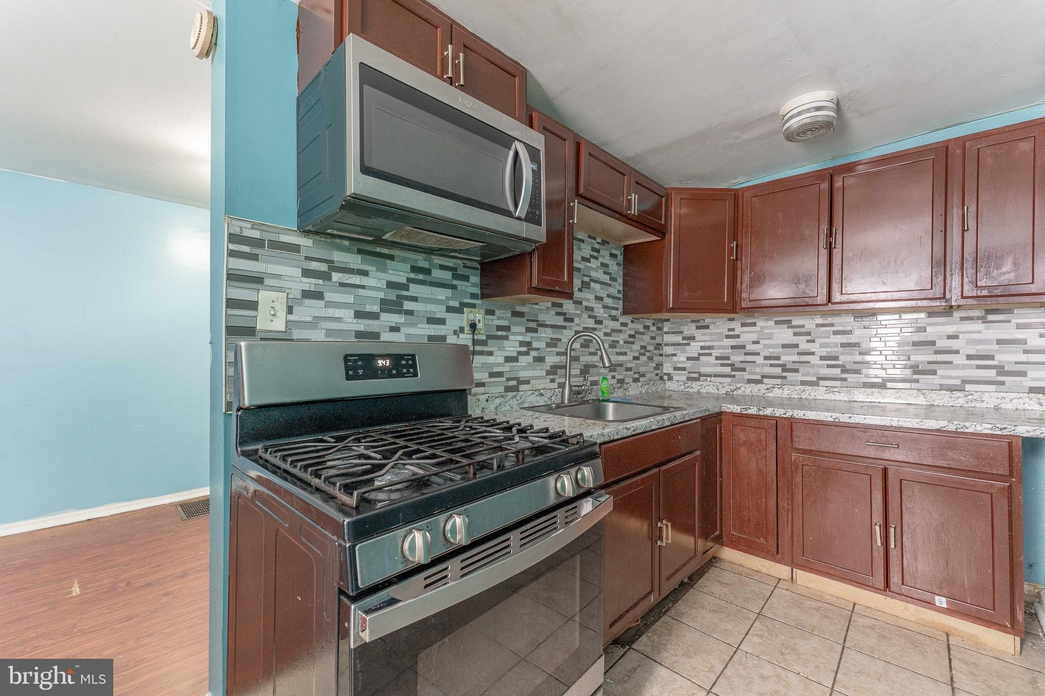 LANSDOWNE PARK - Residential