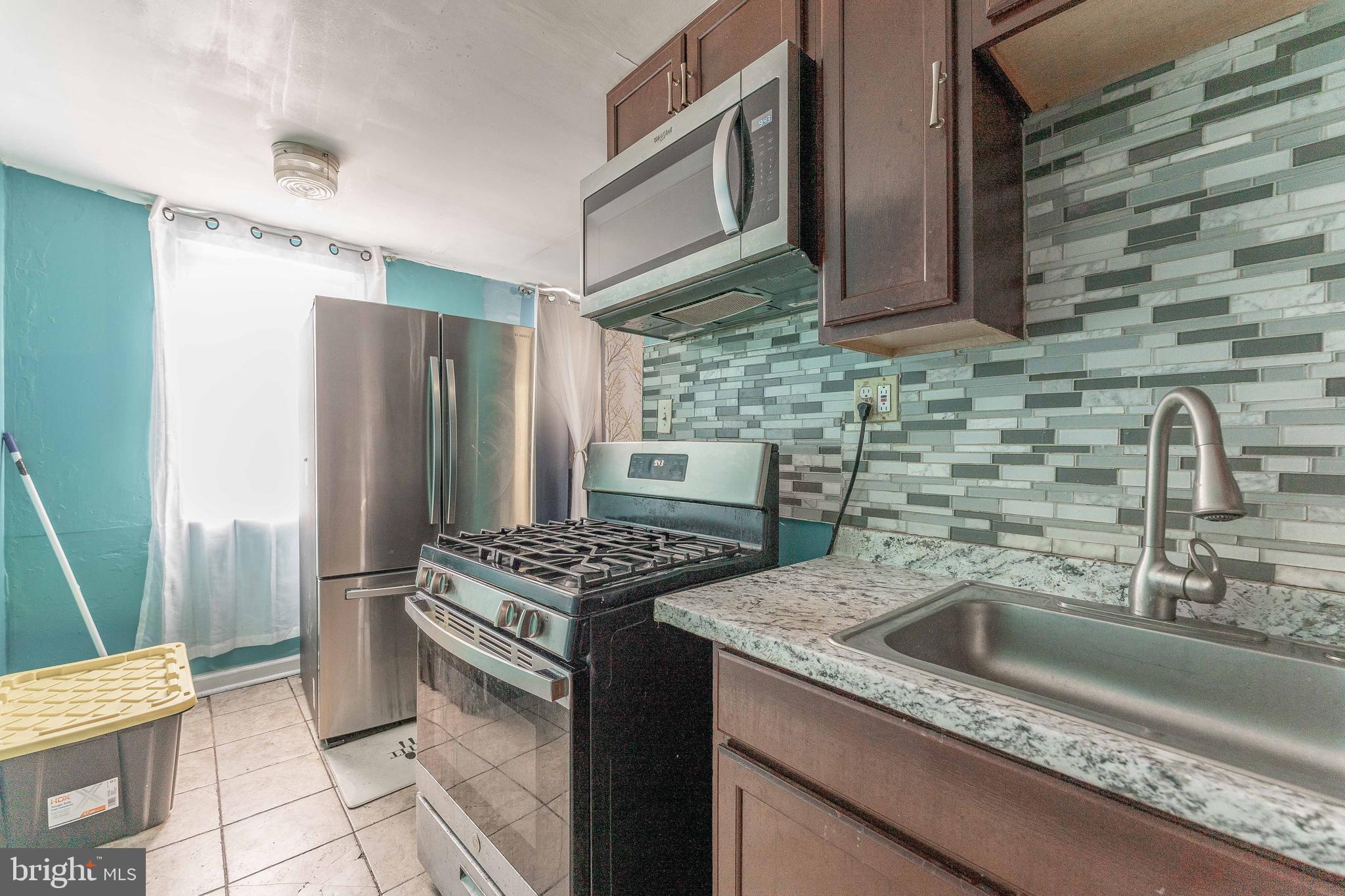 LANSDOWNE PARK - Residential