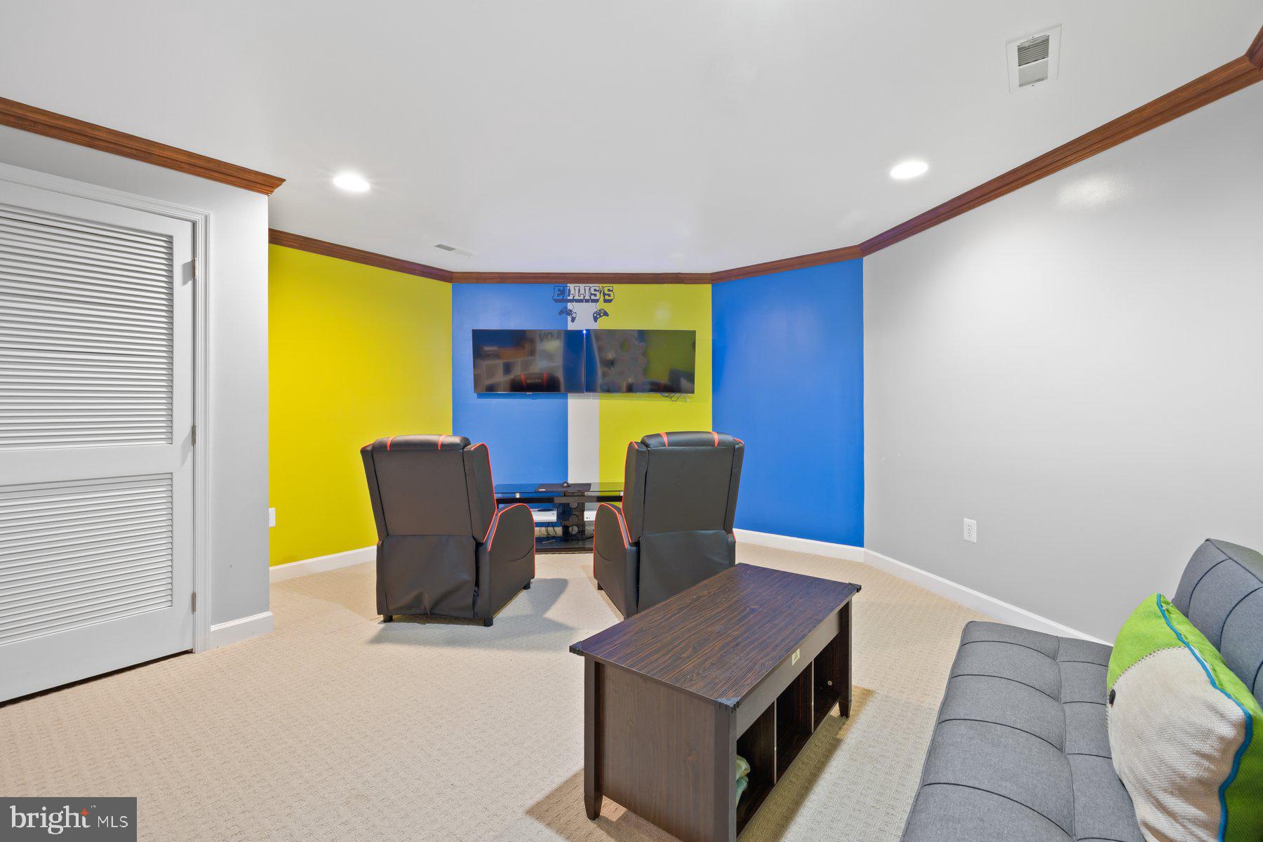 ASHBURN STATION - Residential