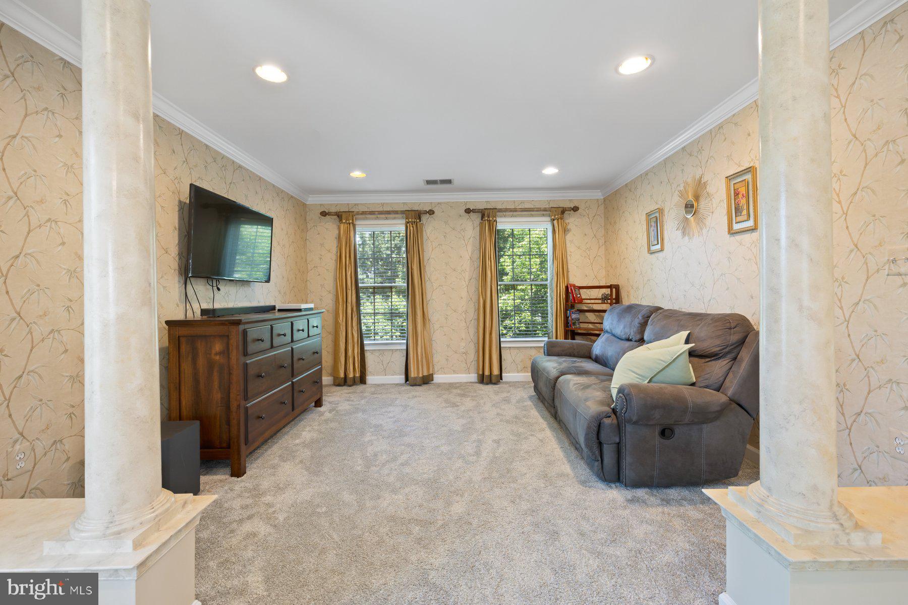 ASHBURN STATION - Residential