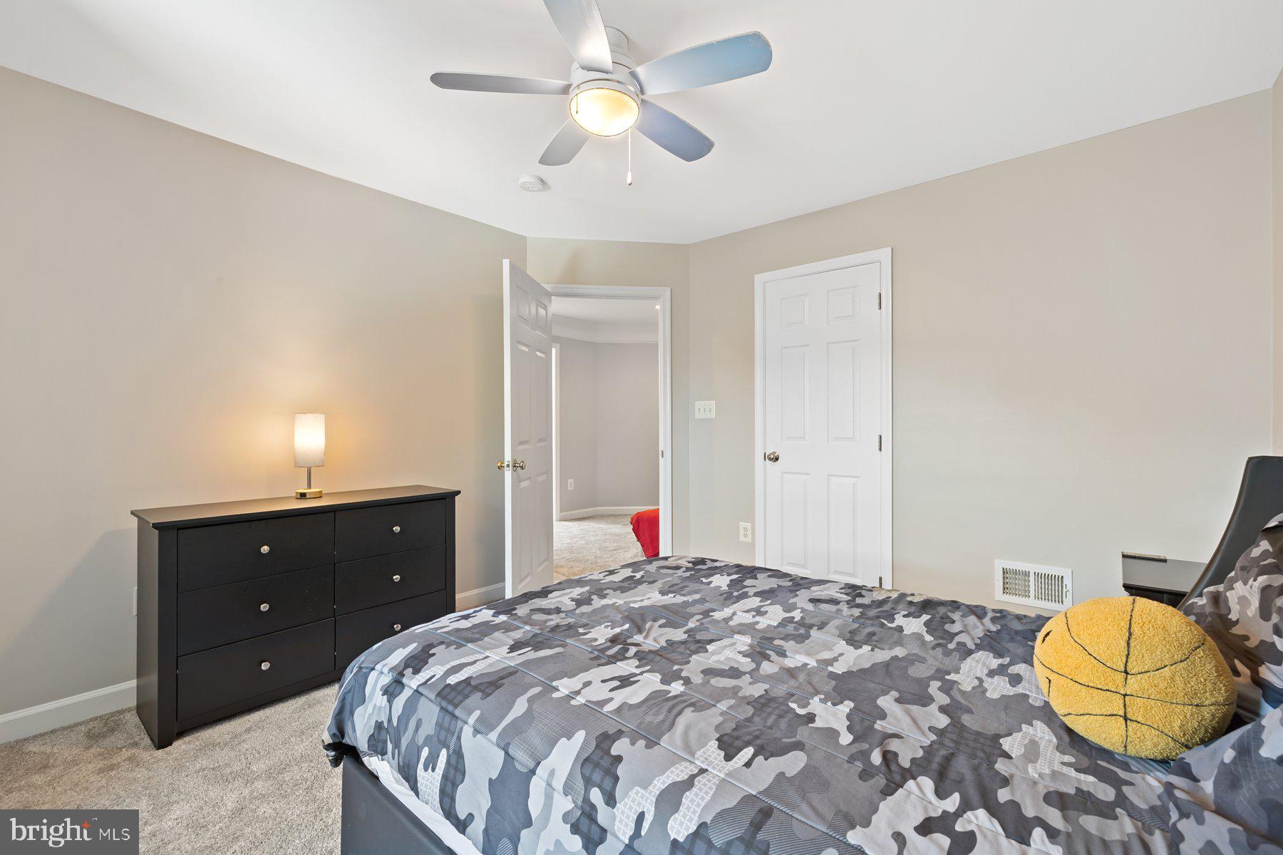 ASHBURN STATION - Residential