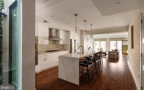 Condo For Sale - 262 S 16th Street #4<br/> PHILADELPHIA, PA 19102