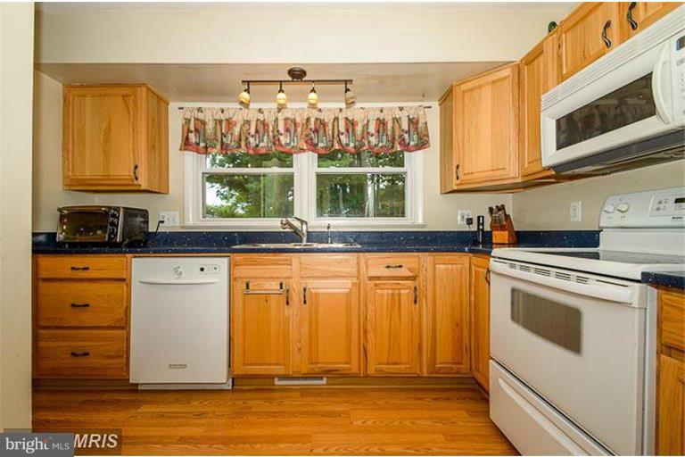 VIENNA WOODS - Residential Lease